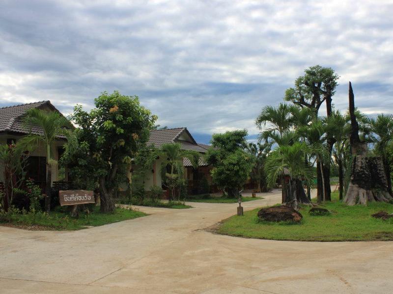 Maiyai Resort - Big Tree Kamphengphet Kültér fotó