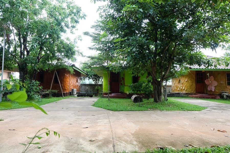 Maiyai Resort - Big Tree Kamphengphet Kültér fotó